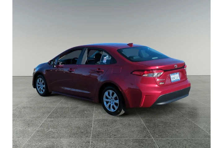 $21071 : Toyota Corolla 2024 LE 4dr S image 3