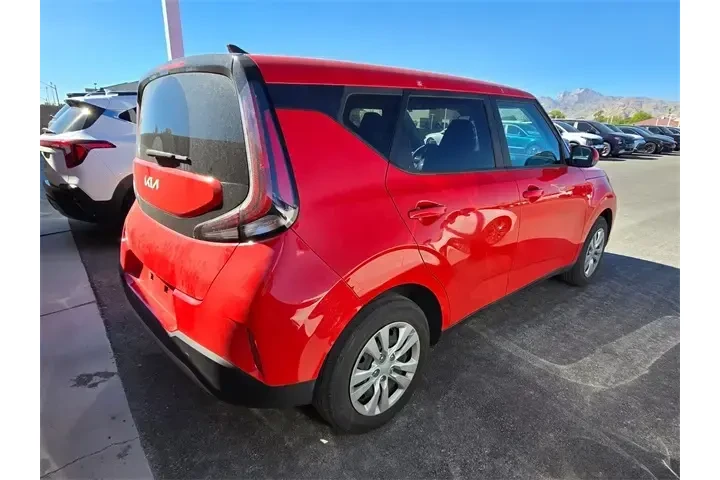 $17588 : Kia Soul 2024 LX 4dr Crossov image 4