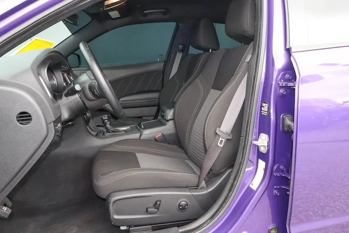 $28587 : 2023 Charger SXT RWD image 7