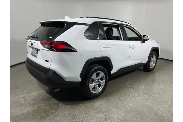 $21998 : Toyota RAV4 2020 XLE 4dr SUV image 3