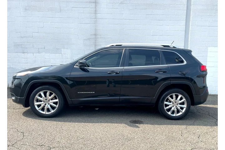 $7499 : 2015 Cherokee Limited image 4