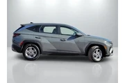 $24592 : Hyundai TUCSON 2025 SE 4dr S thumbnail