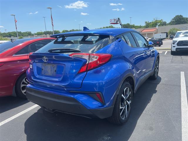 $14991 : PRE-OWNED 2018 TOYOTA C-HR XL image 10