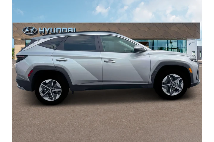 $31667 : Hyundai TUCSON Hybrid 2025 A image 9