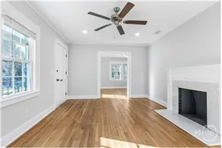 $1990 : Rental property with 3 bedro image 8