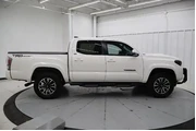 $33995 : Toyota Tacoma 2022 4x2 TRD O thumbnail