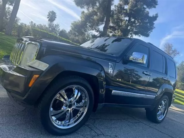 $3500 : jeep liberty 2010 image 2