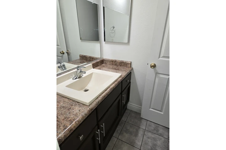 $1600 : Apt de 1 recamara image 3