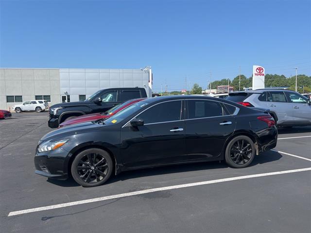 $11990 : PRE-OWNED 2018 NISSAN ALTIMA image 5