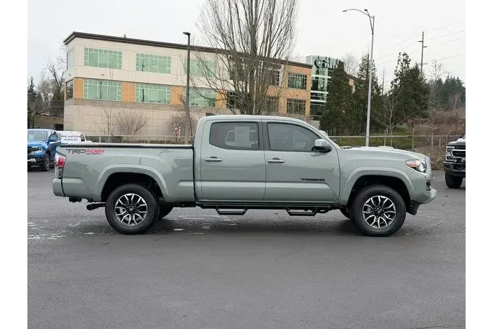$39983 : Toyota Tacoma 2022 4x4 TRD S image 2