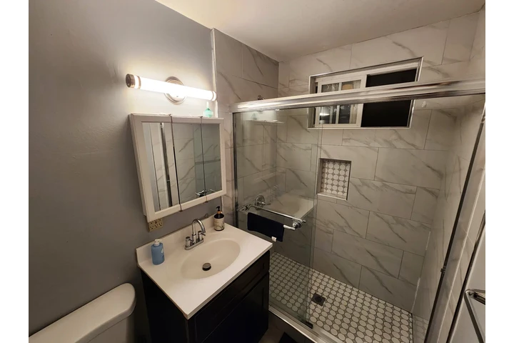 $500 : Se comparte cuarto wesminster image 2