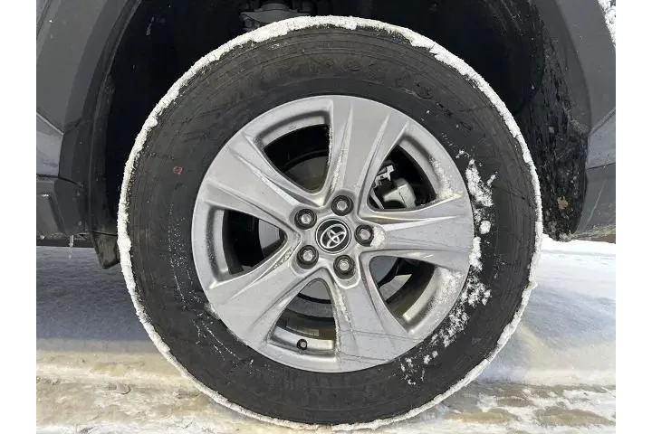 $32335 : Toyota RAV4 2025 AWD XLE 4dr image 9