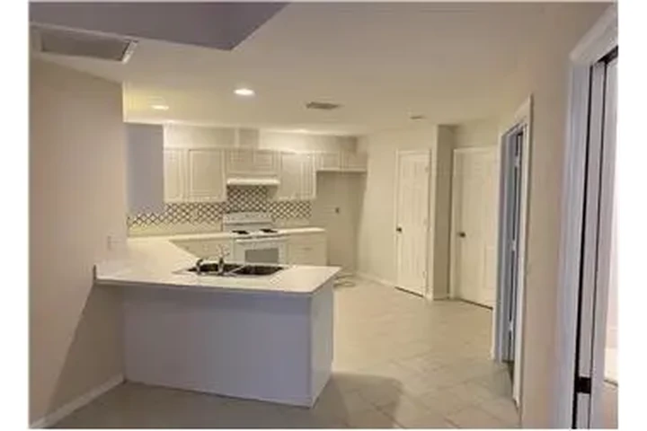 $2295 : Rental property with 2 bedro image 2