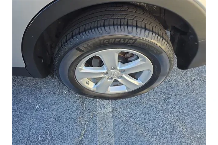 $8990 : Toyota RAV4 2014 XLE 4dr SUV image 5