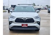 $31499 : Toyota Highlander 2023 L 4dr thumbnail