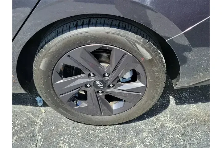 $16990 : Hyundai ELANTRA 2022 SEL 4dr image 6