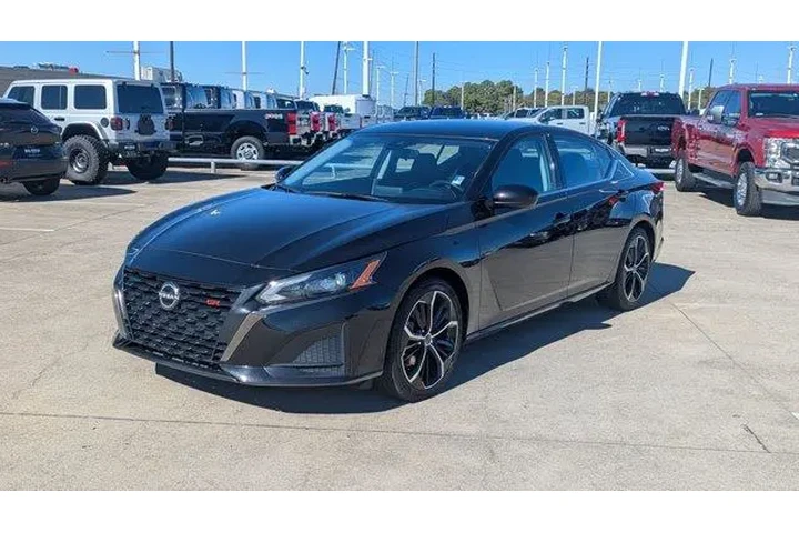 $19995 : Nissan Altima 2023 2.5 SR 4d image 7