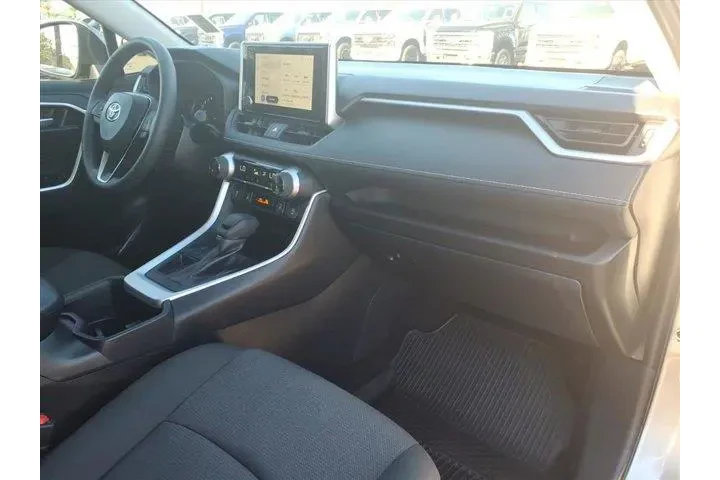 $32670 : Toyota RAV4 2025 XLE 4dr SUV image 10