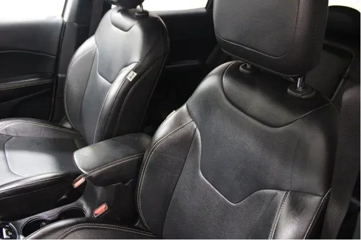 $20985 : Jeep Compass 2021 80th Anniv image 6