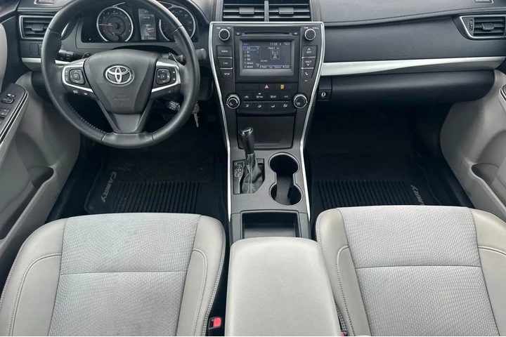 $17000 : Toyota Camry 2016 SE 4dr Sed image 6