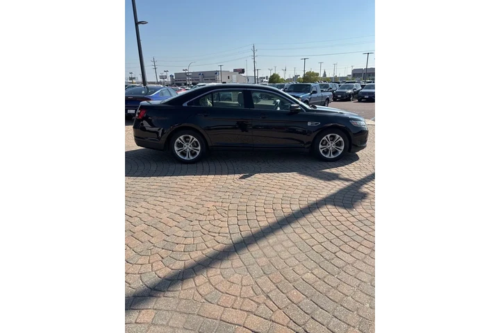 $10980 : 2016 Taurus SE image 4