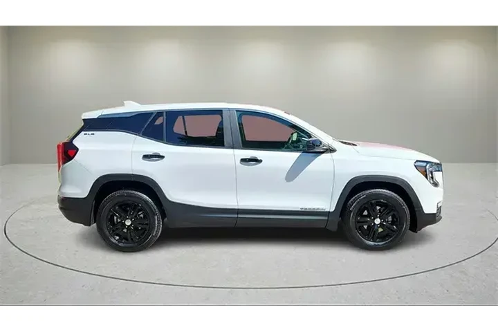 $22608 : GMC Terrain 2024 AWD SLE 4dr image 2