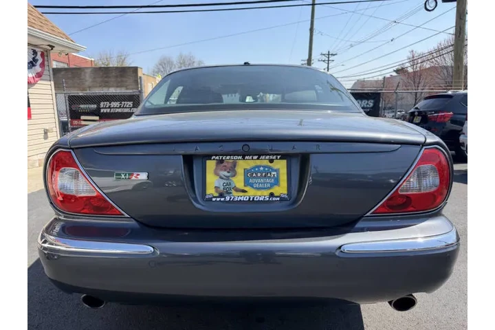 $9899 : 2005 XJR image 9