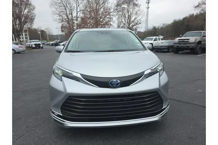 $39042 : Toyota Sienna 2024 XLE 7-Pas image 2