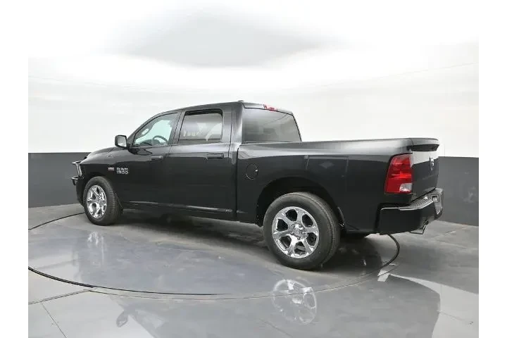 $18491 : Ram 1500 2017 4x2 Express 4d image 4