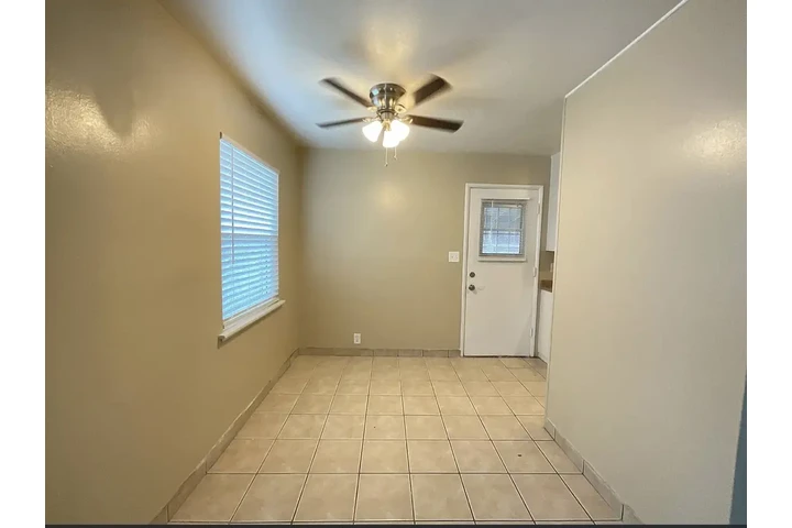 $950 : 3 habitaciones y 1 baño, image 3