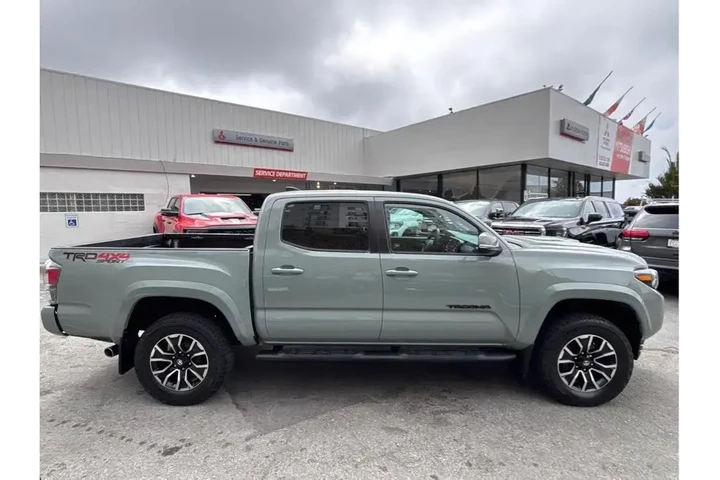 $39988 : Toyota Tacoma 2022 4x4 TRD O image 8