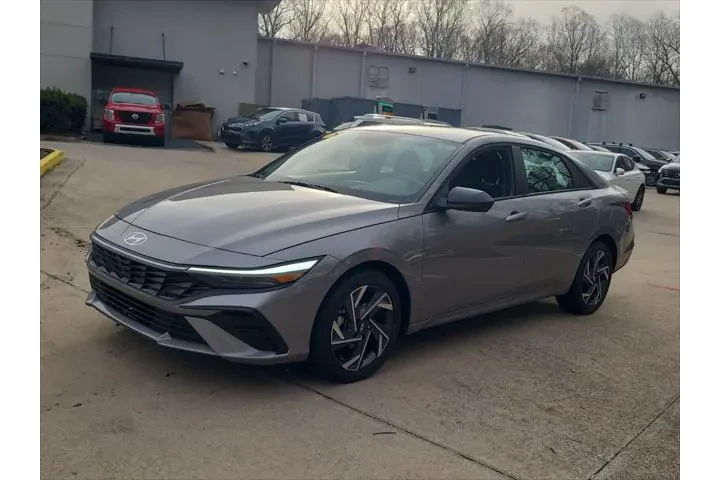$20500 : Hyundai ELANTRA 2025 SEL Spo image 1