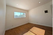 $2300 : NORTH HOLLYWOOD APT. 3 RECS. thumbnail