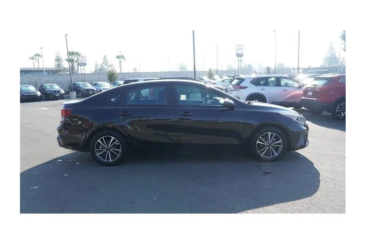 $16250 : 2023 Forte LXS image 5