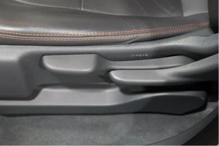 $15982 : Chevrolet Bolt EV 2020 Premi image 5