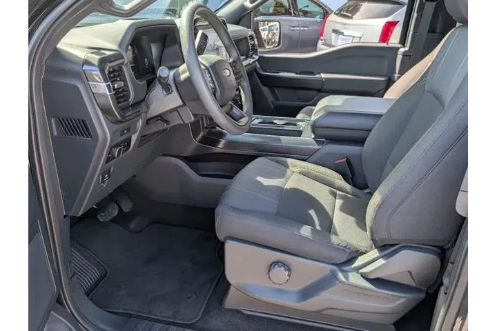 $39997 : Ford F-150 2025 4x4 STX 4dr image 8