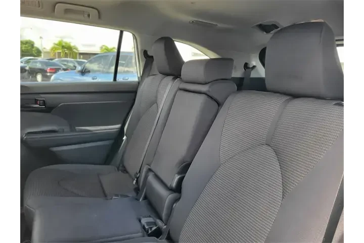 $27191 : Toyota Highlander 2022 L 4dr image 8
