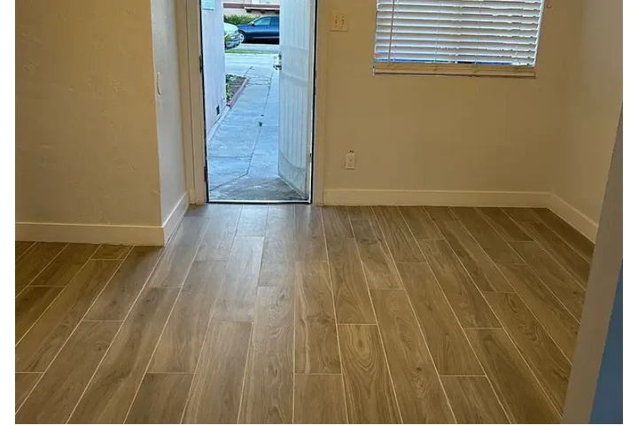 $1060 : READY FOR MOVE IN Bellflower image 1