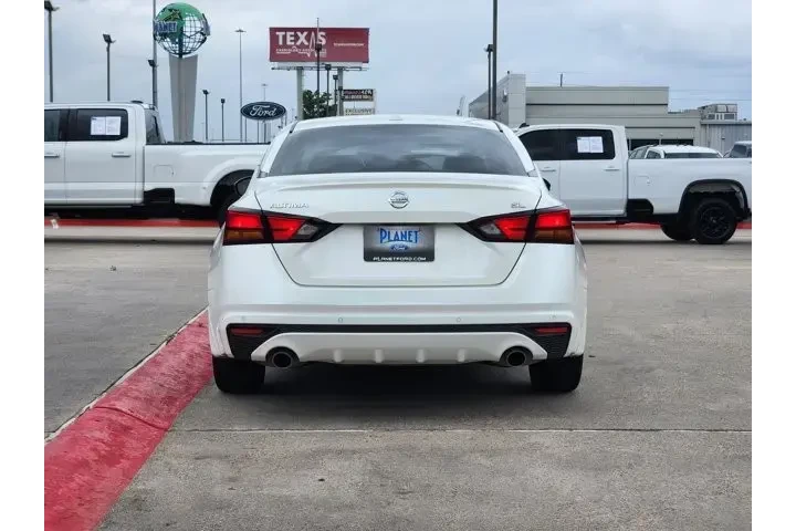 $17898 : Nissan Altima 2019 2.5 SL 4d image 6