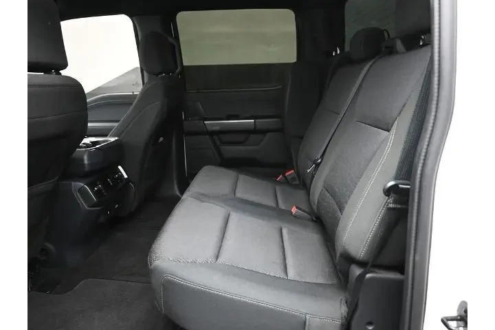 $35352 : Ford F-150 2023 4x4 XLT 4dr image 7