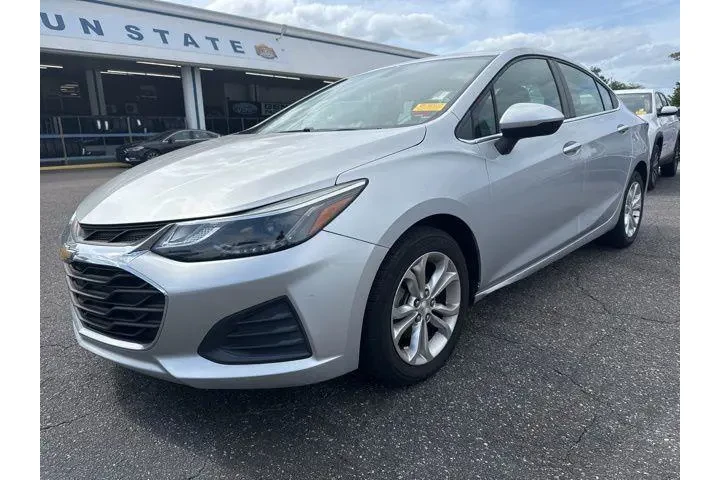 $10998 : Chevrolet Cruze 2019 LT 4dr image 2