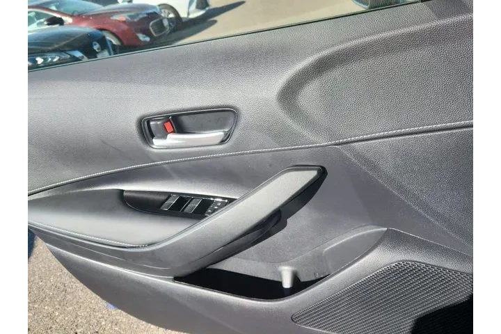 $24995 : Toyota Corolla Hatchback 202 image 8