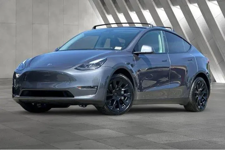 $30500 : Tesla Model Y 2023 AWD Long image 2