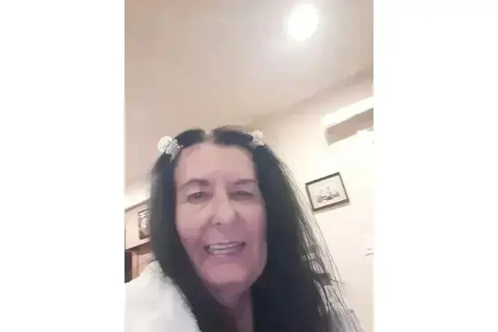 (562)500-0673 | Downey 👄 image 1