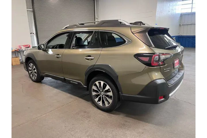$31546 : Subaru Outback 2023 AWD Tour image 5