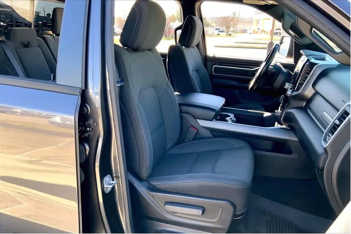 $24047 : Ram 1500 2020 4x2 Big Horn 4 image 8