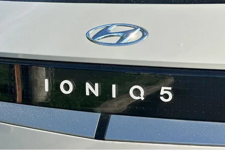$23894 : Hyundai IONIQ 5 2024 SEL 4dr image 9