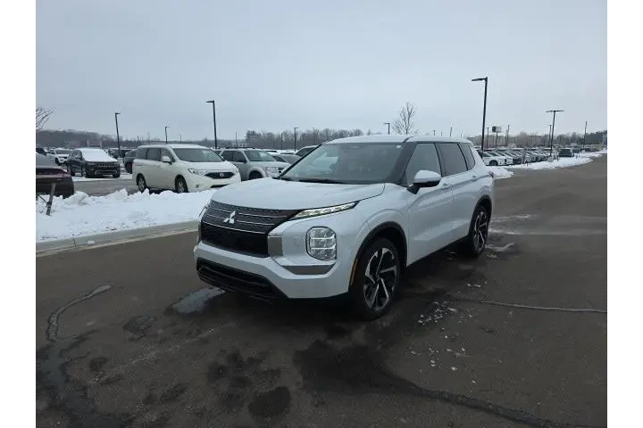 $19000 : Mitsubishi Outlander 2022 AW image 1