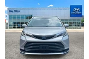 $30993 : Toyota Sienna 2022 LE 8-Pass thumbnail