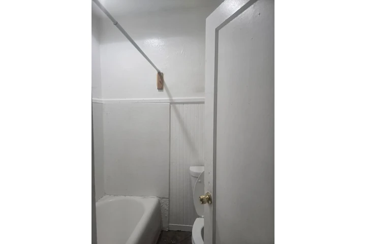 $1000 : CUARTO AMPLIO en RENTA image 3